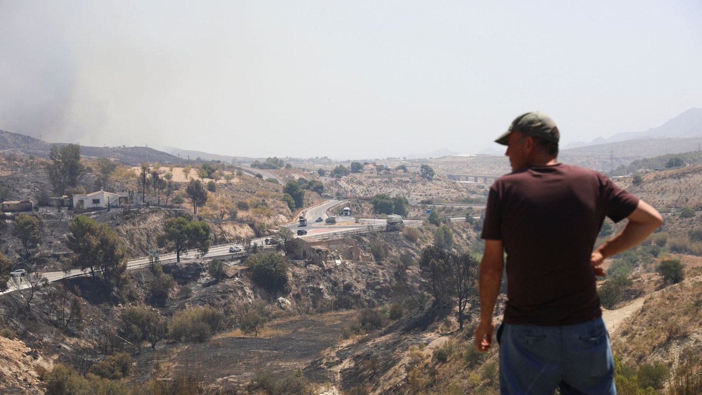 La caída de un cable eléctrico, principal hipótesis del incendio más mortífero de Andalucía
