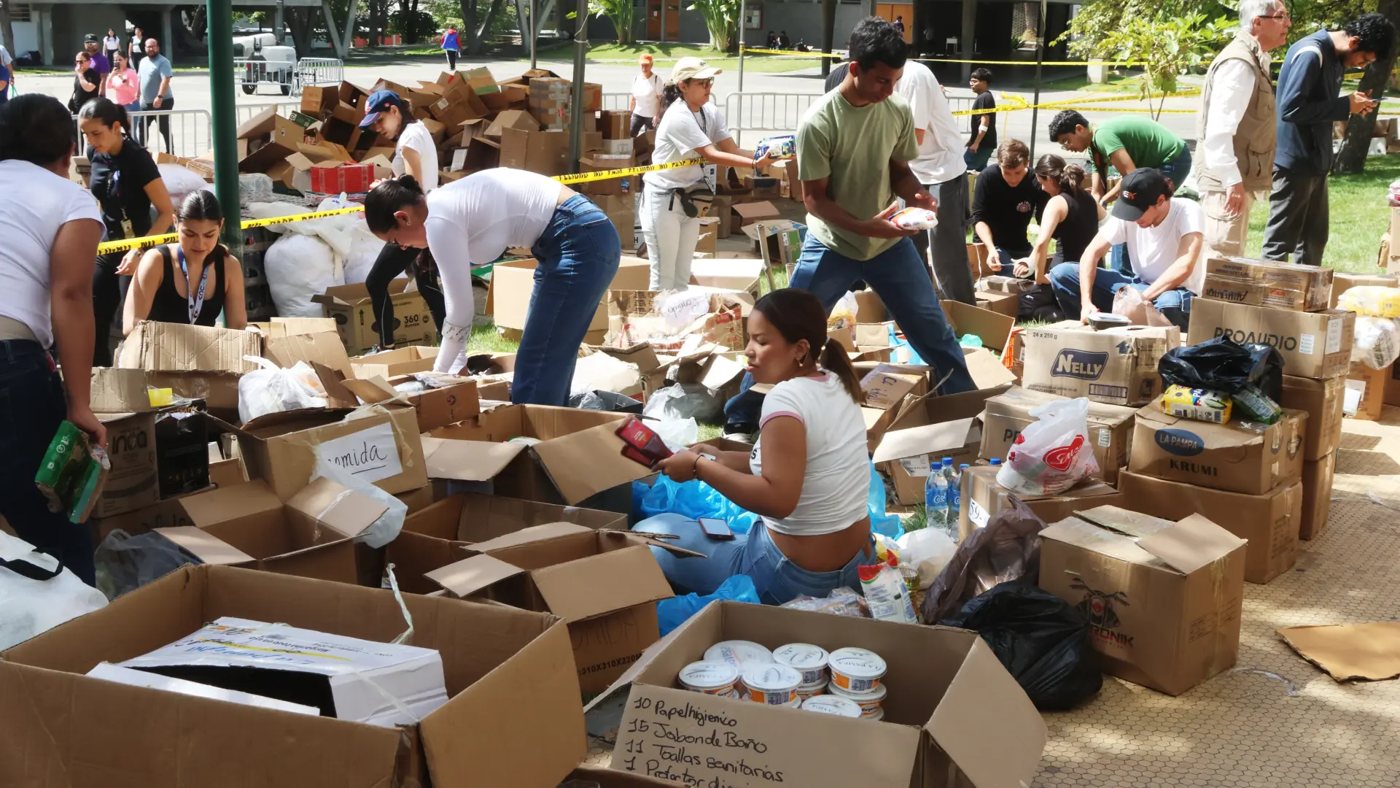 La solidaridad se desborda en Venezuela tras el doble terremoto