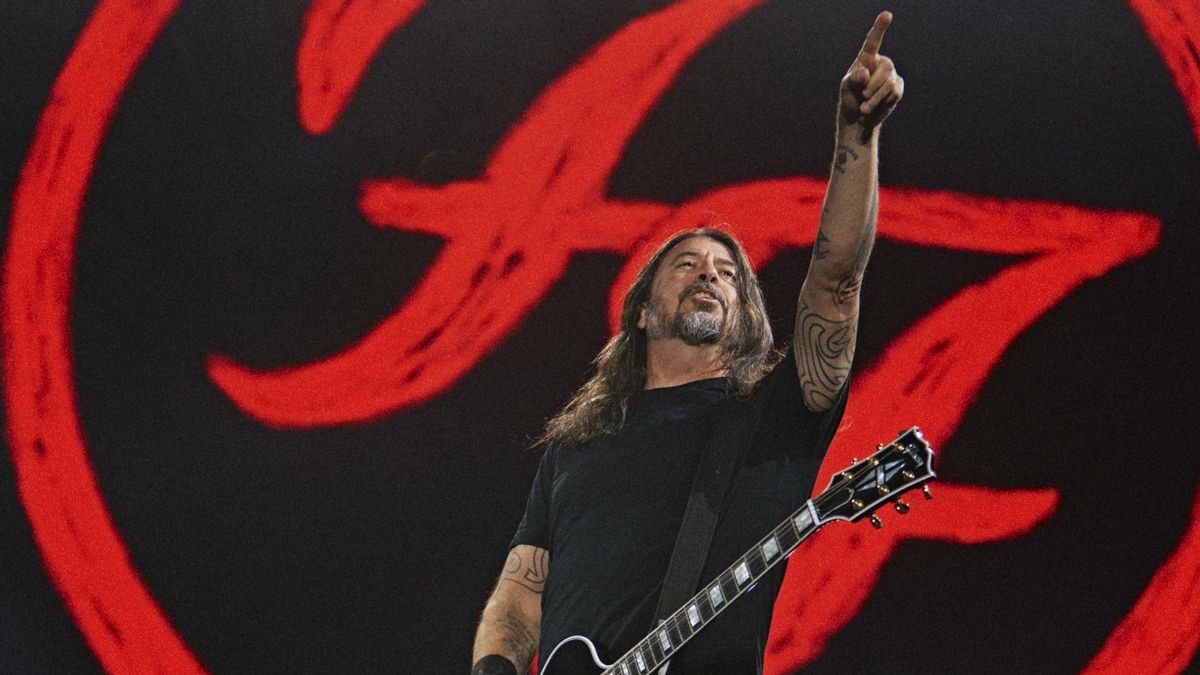 Foo Fighters encabezan la primera jornada del Mad Cool marcada por el calor extremo y la sorpresa de Arde Bogotá