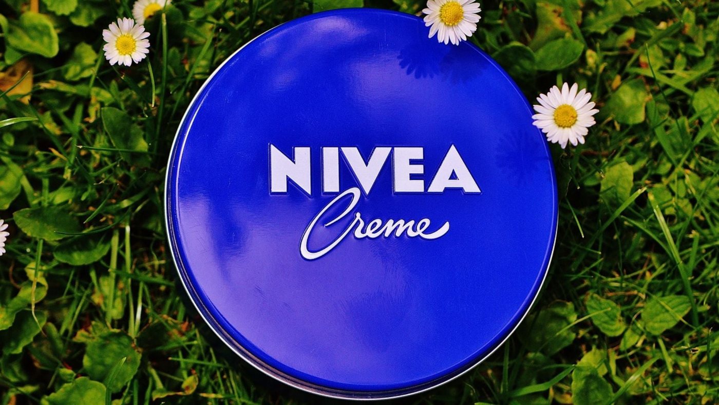 Vicente Calduch advierte sobre el uso de la crema Nivea del bote azul para quemaduras solares