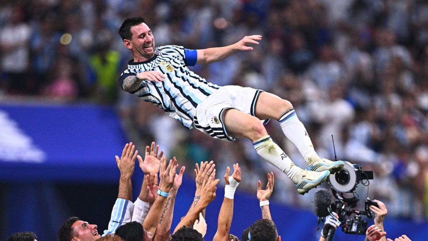 Argentina remonta a Egipto en 15 minutos y avanza a cuartos del Mundial