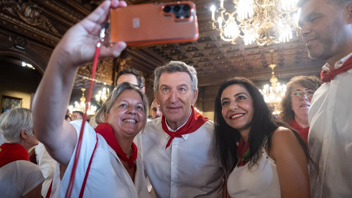 Feijóo intensifica su agenda territorial y convoca a los alcaldes del PP en Santiago