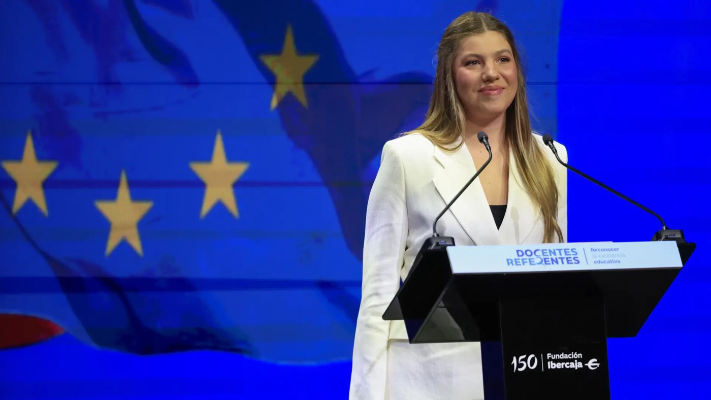 La infanta Sofía reivindica la labor docente en su primer discurso institucional en Zaragoza