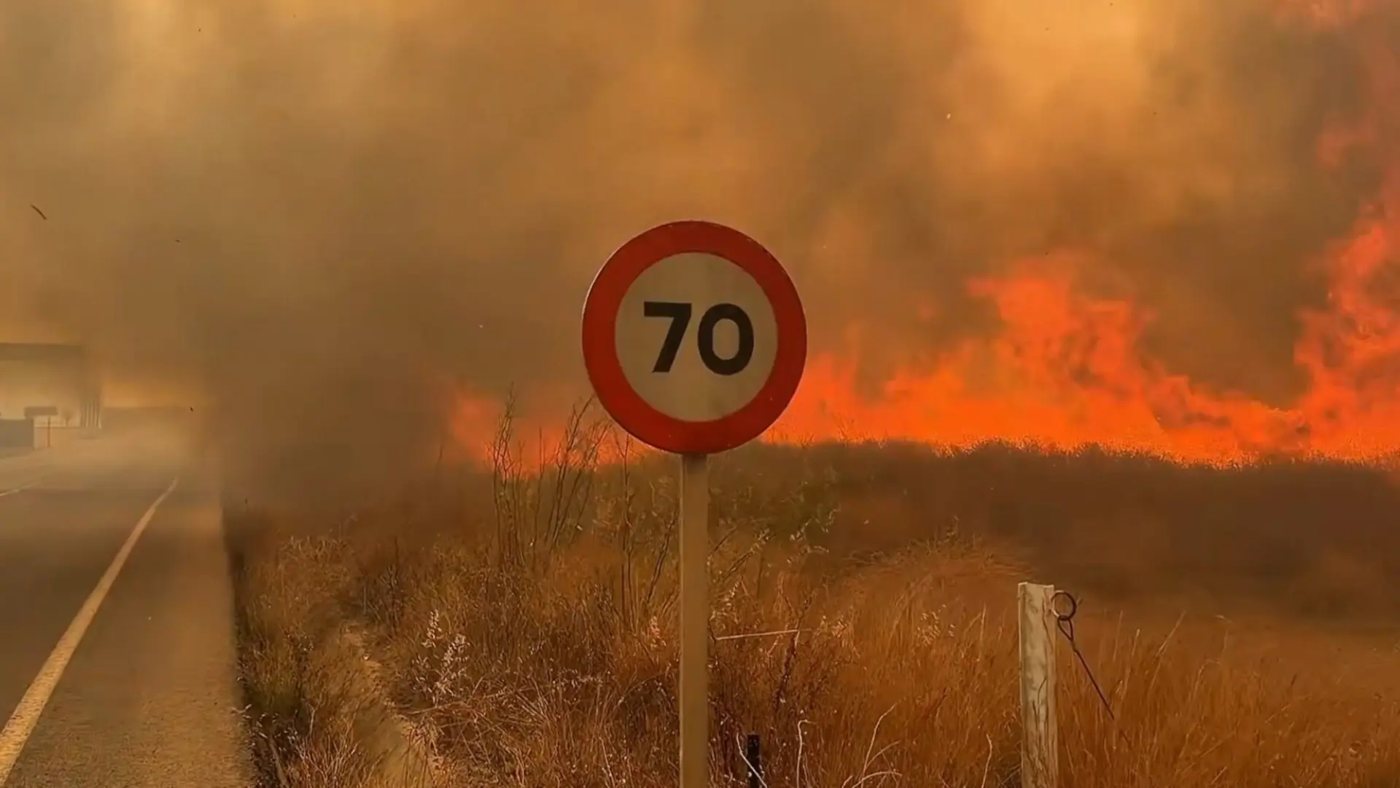 El incendio de La Vall d'Uixó entra en su cuarto día con 8.500 hectáreas calcinadas y mejoría meteorológica