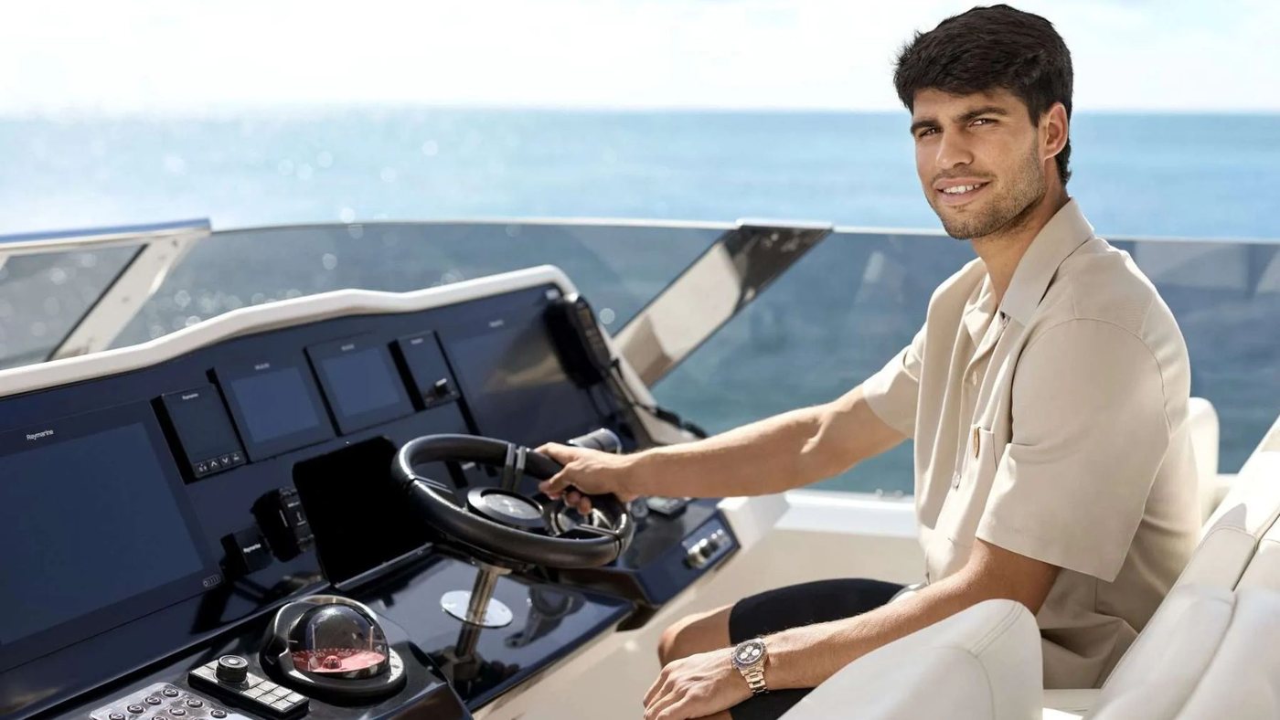 El refugio marítimo de Carlos Alcaraz: un catamarán de lujo diseñado para el descanso total